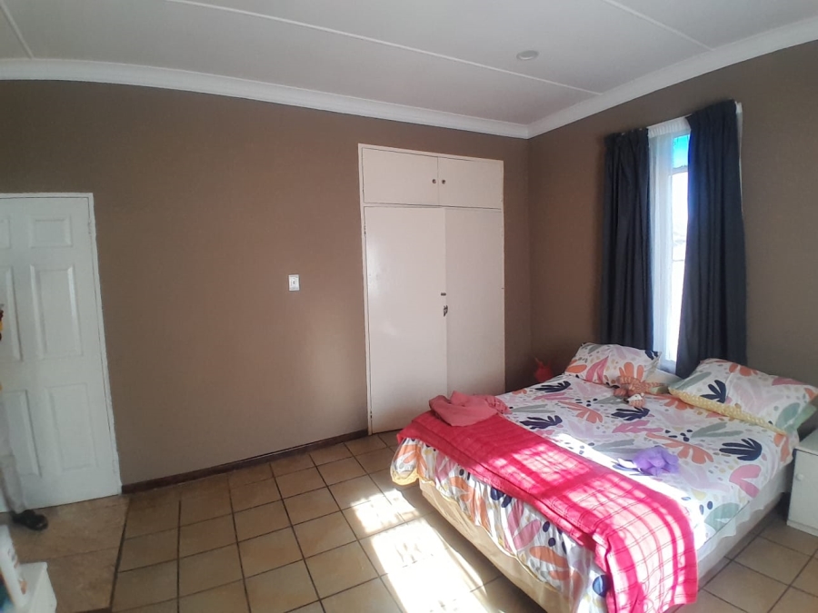 To Let 4 Bedroom Property for Rent in Kuruman Northern Cape